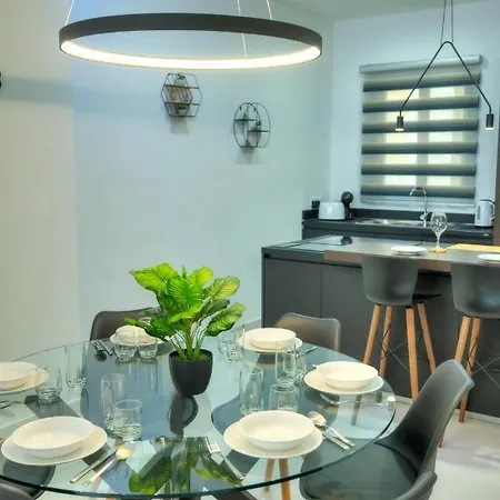 Spacious & Beautifully Furnished 3 Bedroom Acam1-1 Apartament Sliema