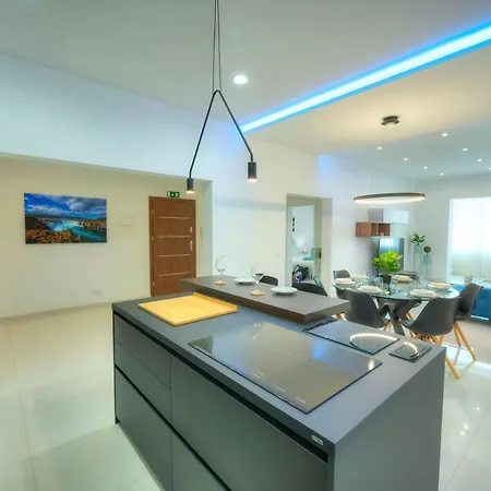 Spacious & Beautifully Furnished 3 Bedroom Acam1-1 *
