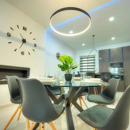 Spacious & Beautifully Furnished 3 Bedroom Acam1-1 Слима