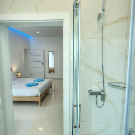 Spacious & Beautifully Furnished 3 Bedroom Acam1-1 Apartment *