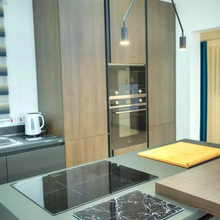 Spacious & Beautifully Furnished 3 Bedroom Acam1-1 *