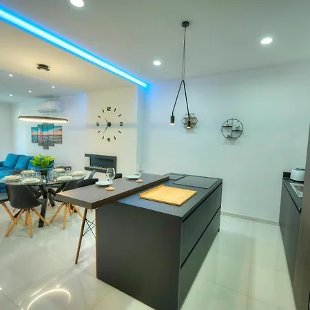 Spacious & Beautifully Furnished 3 Bedroom Acam1-1 아파트 *