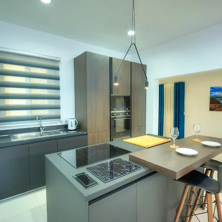 아파트 Spacious & Beautifully Furnished 3 Bedroom Acam1-1